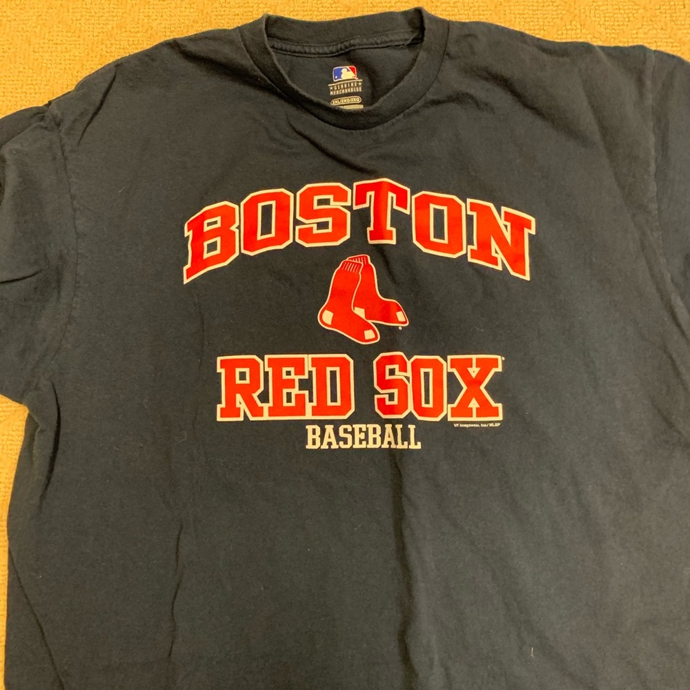 Boston Red Sox tee shirt